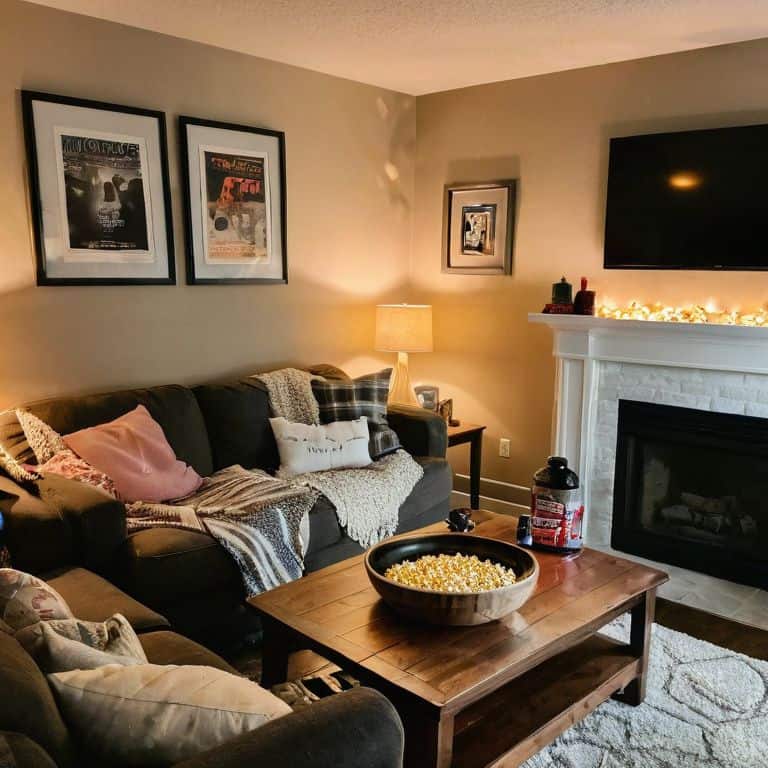 A Fun Guide on How to Set Up a “movie Night” Scene